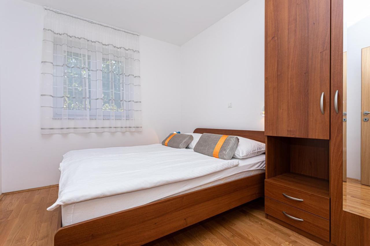 Apartments Crnekovic Jasna Baška Kültér fotó